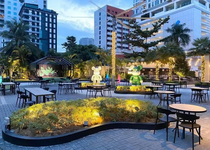 Seaview Condo Near Rf Mall, Food Court & Free Netflix