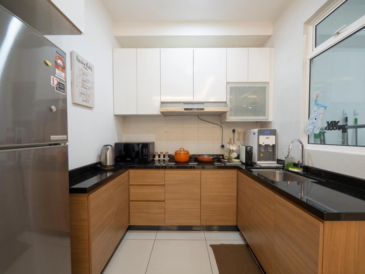 Seaview Near Rf Mall, Food Court & Free Netflix Apartment Johor Bahru