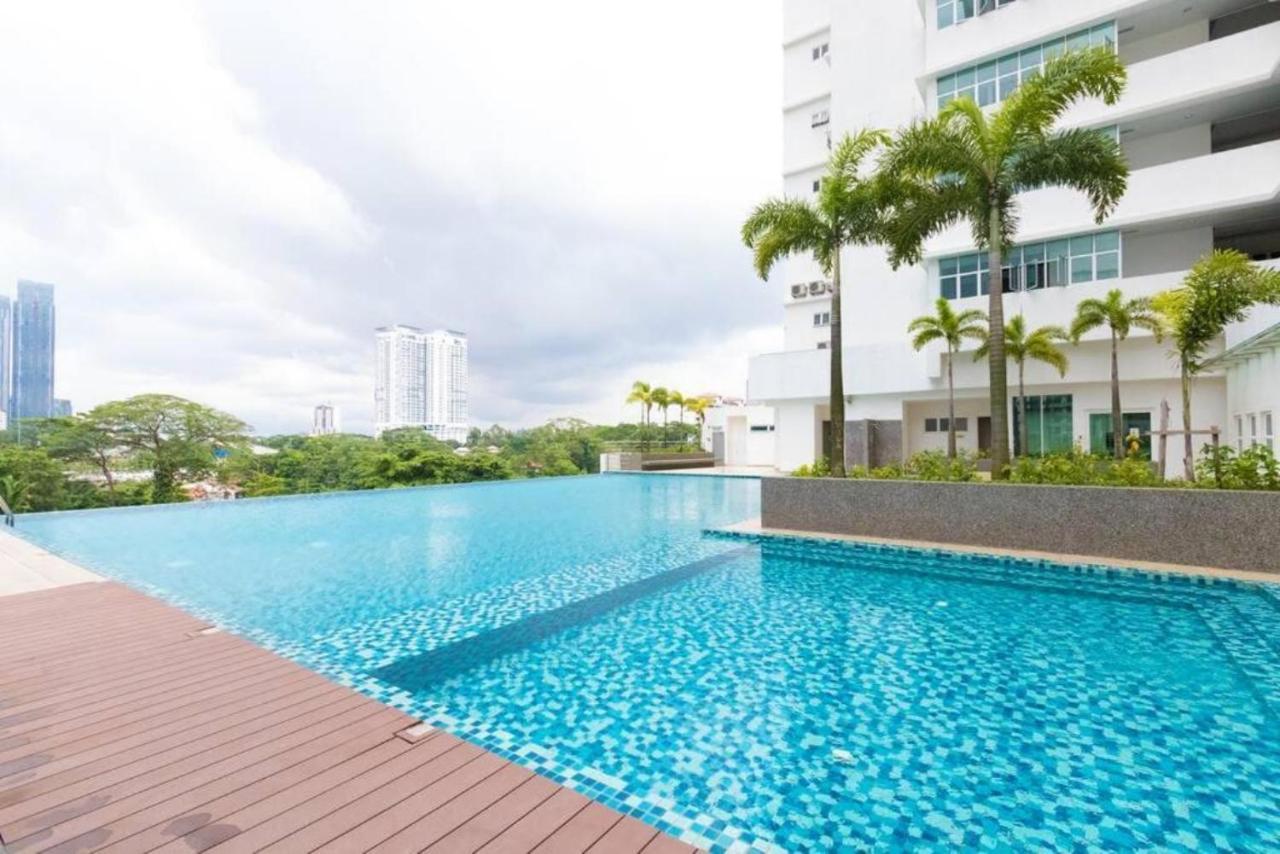 Seaview Near Rf Mall, Food Court & Free Netflix * Johor Bahru